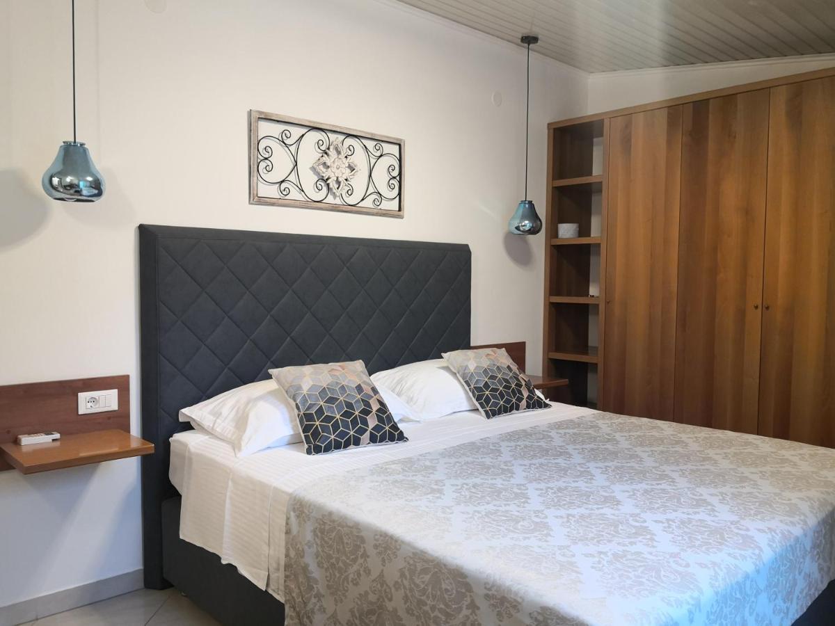 Private Oasis-Villa Sandina Σπλιτ Εξωτερικό φωτογραφία