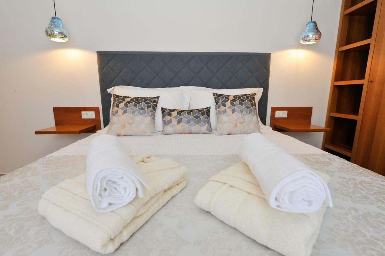 Private Oasis-Villa Sandina Σπλιτ Εξωτερικό φωτογραφία